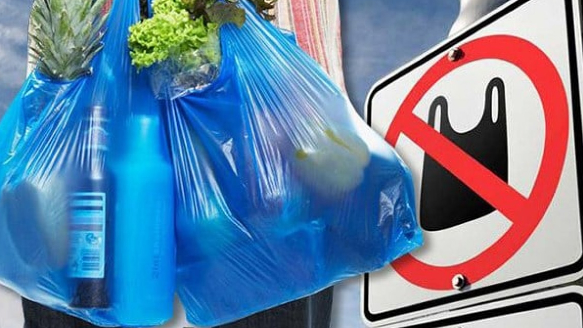 Заборона на розповсюдження пластикових пакетів уже в дії